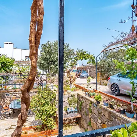 3 Bedroom Villa With A Lovely Garden GundoğAn Villa