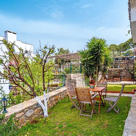 别墅 3 Bedroom Villa With A Lovely Garden GundoğAn