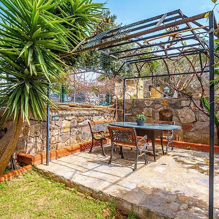3 Bedroom Villa With A Lovely Garden GundoğAn * 博德鲁姆